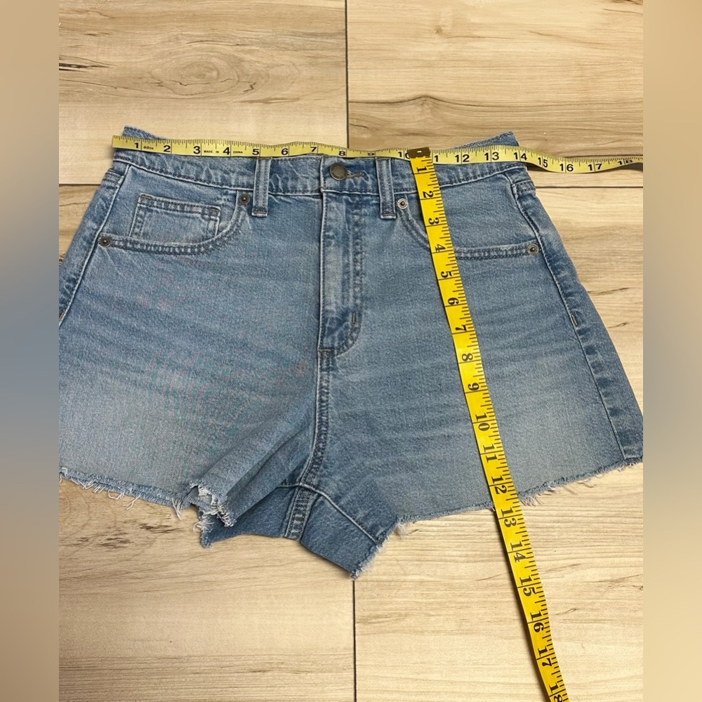 New Universal Thread Shorts - Picture 3 of 7